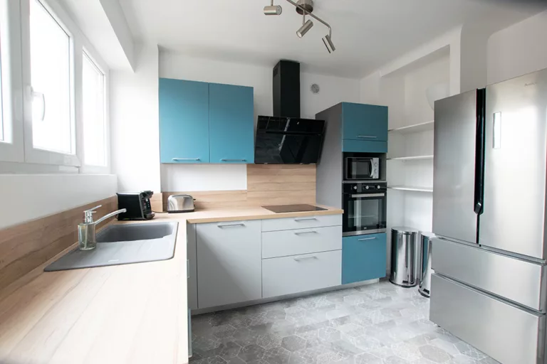 réaménagement d'une cuisine et travaux d'embellissement